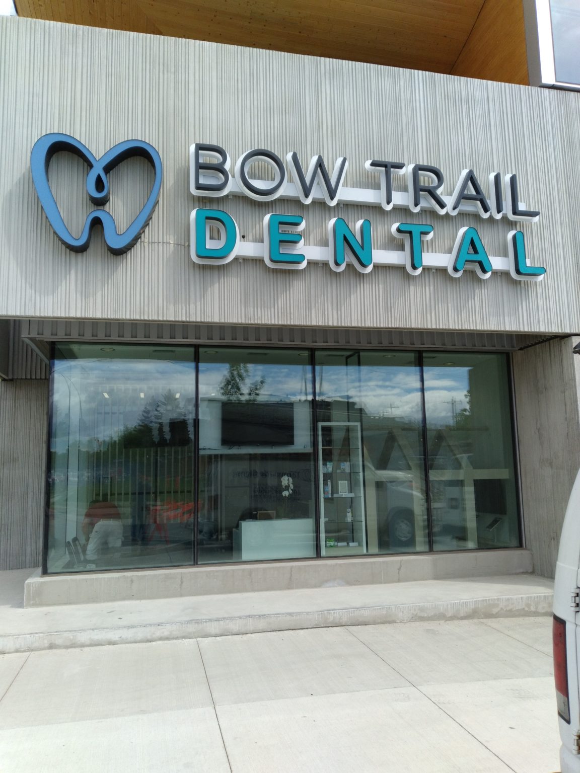 Bow Trail Dental Centre Exterior Illuminated Sign 1740 31 Street SW